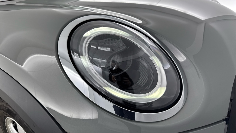 MINI Hatchback 1.5 Cooper Classic 5dr Auto [Nav Pack] Petrol Hatchback